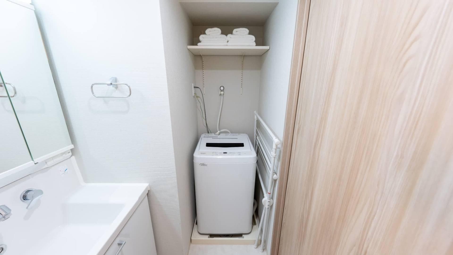 Room image 16