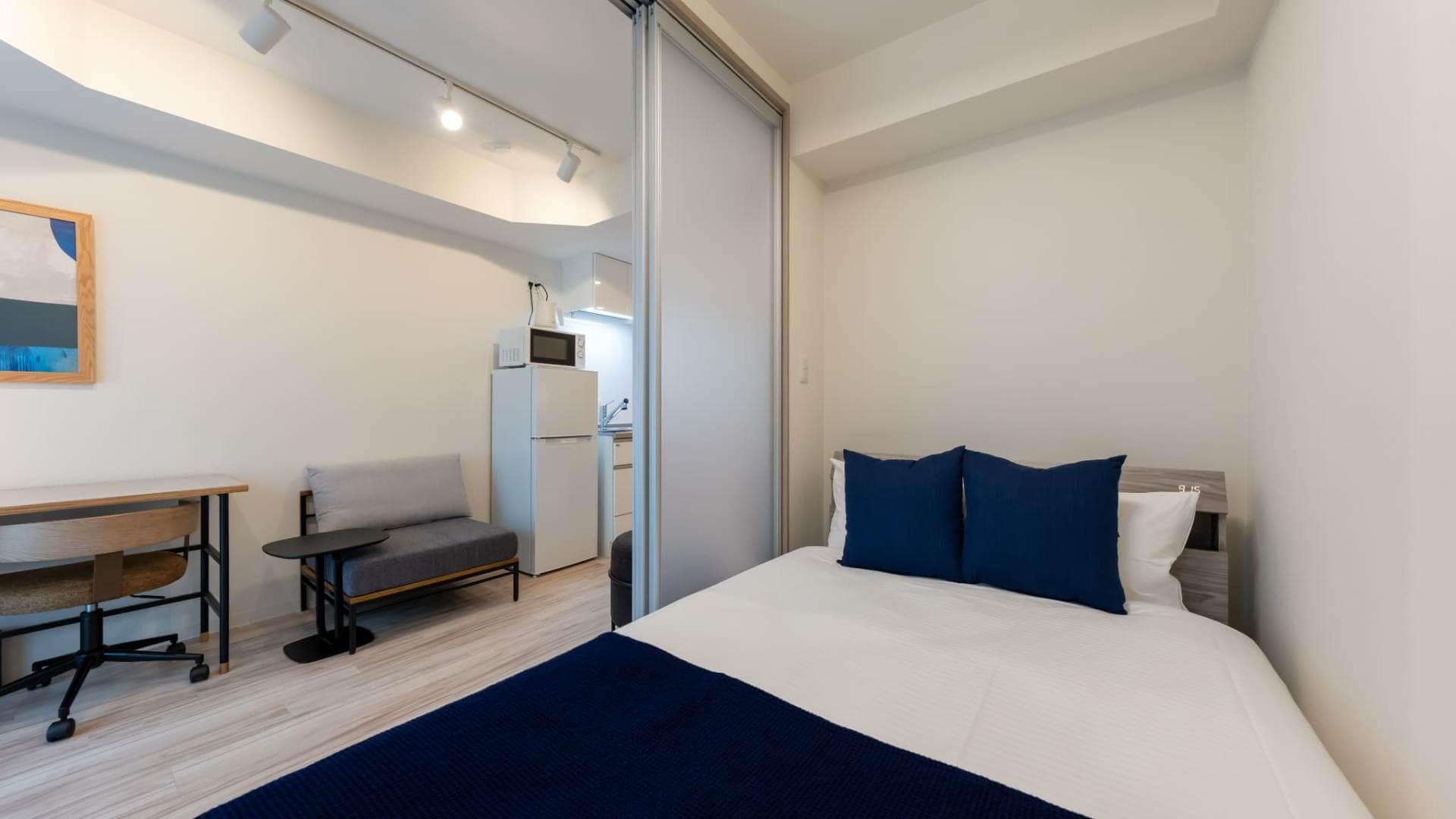 Room image 8