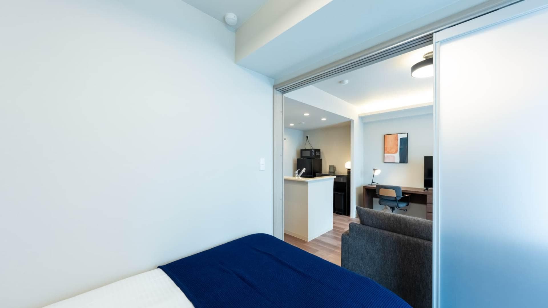 Room image 10