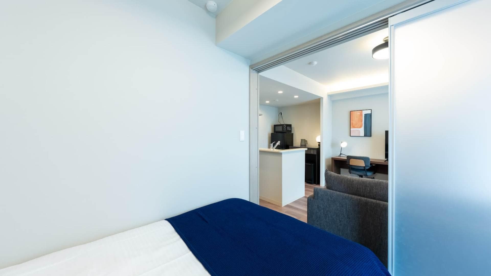 Room image 10