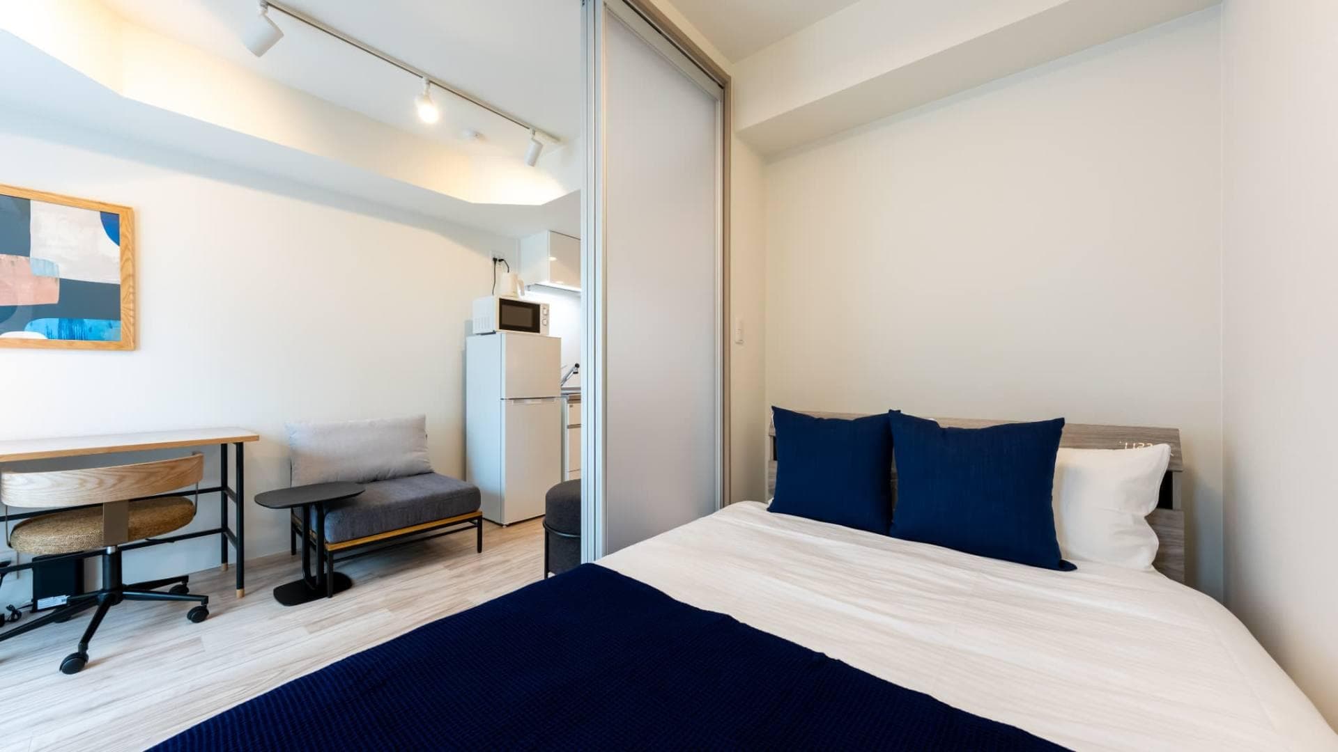 Room image 8