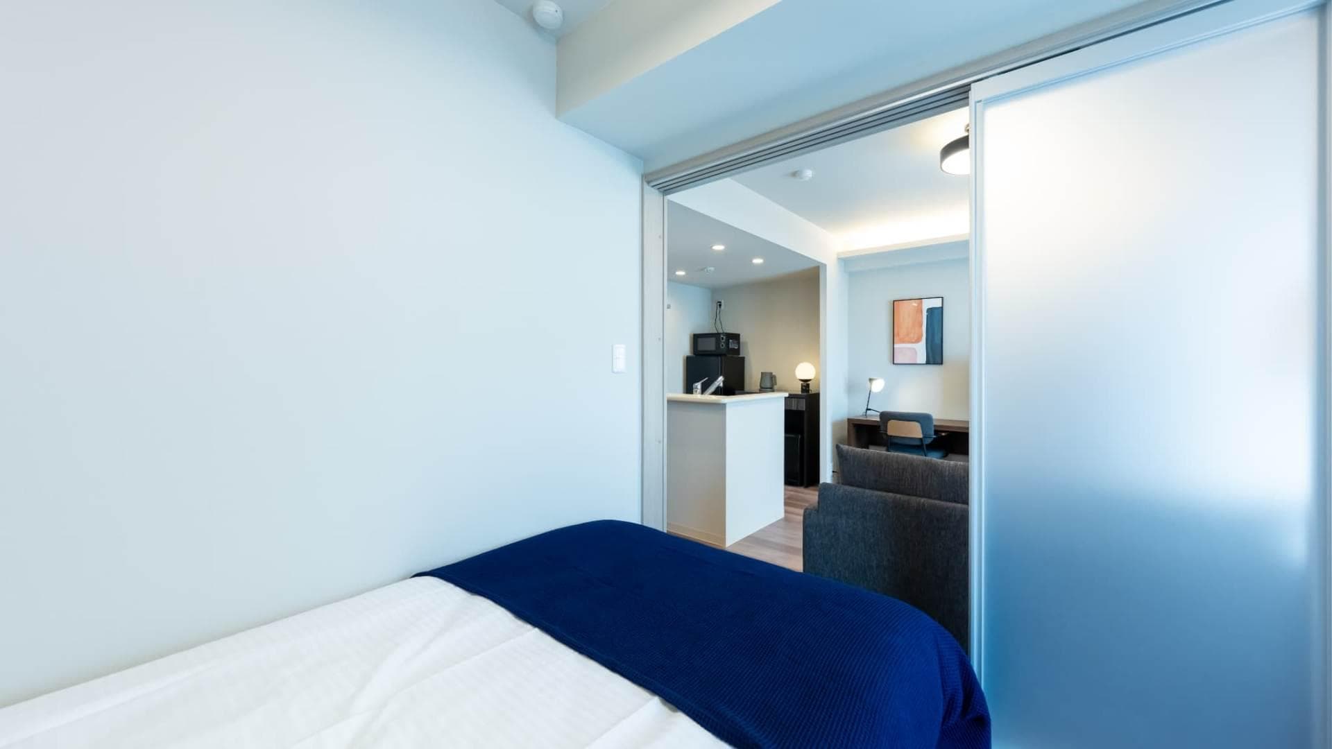 Room image 10