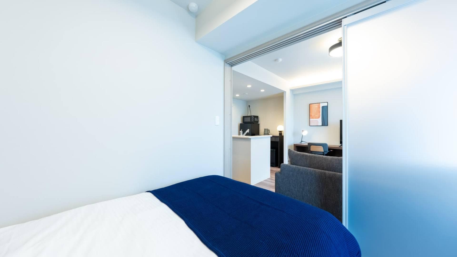 Room image 10