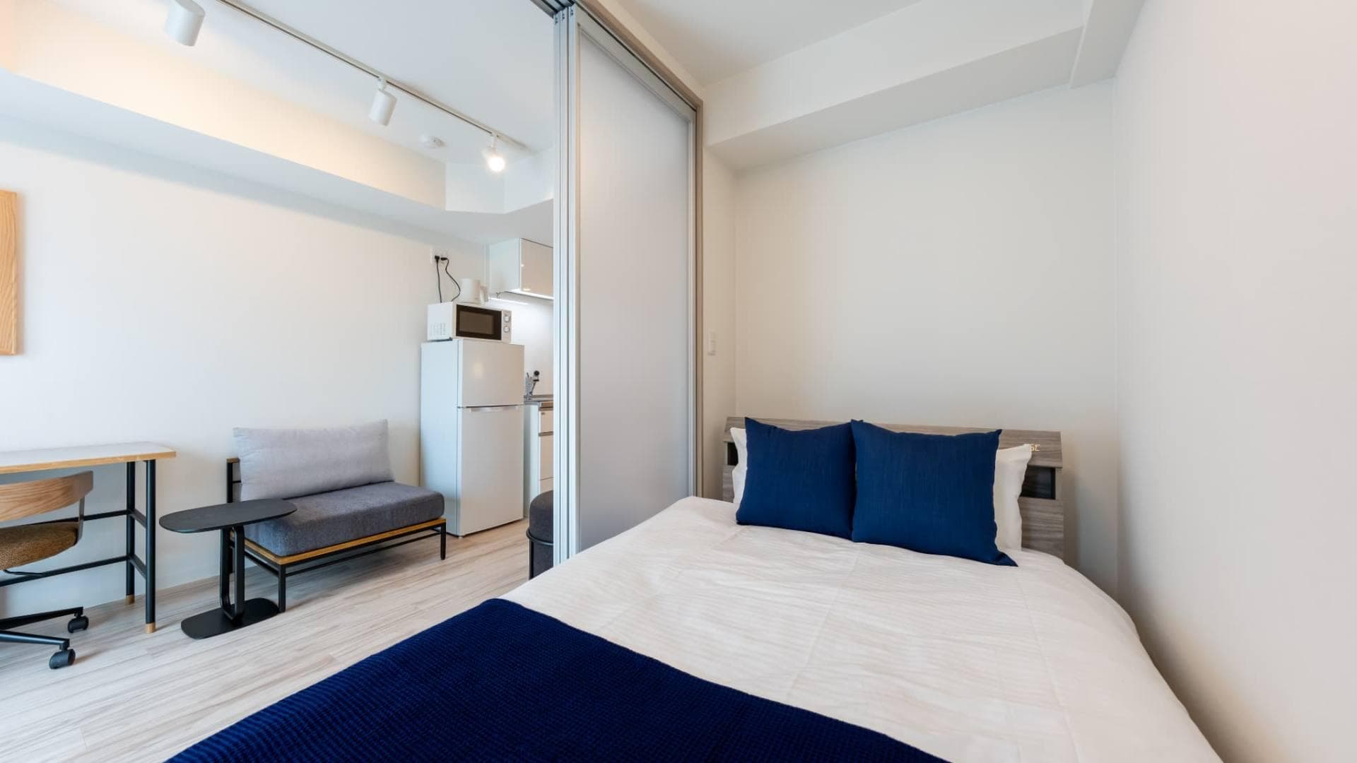 Room image 8