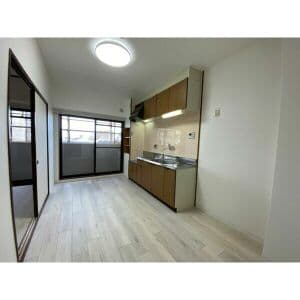 Room image 12