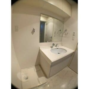 Room image 16