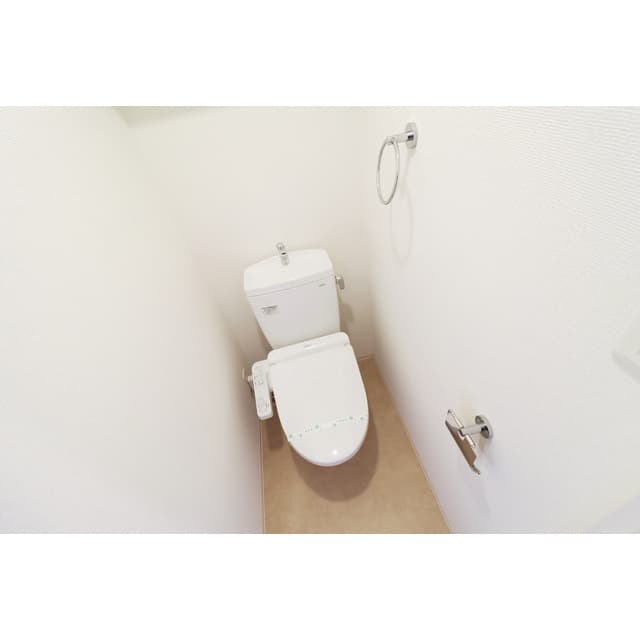 Room image 8