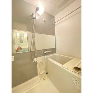 Room image 13