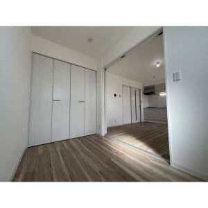 Room image 13