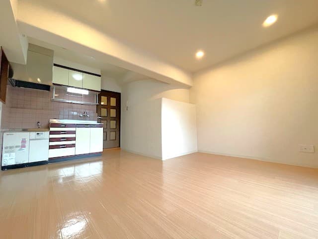 Room image 8