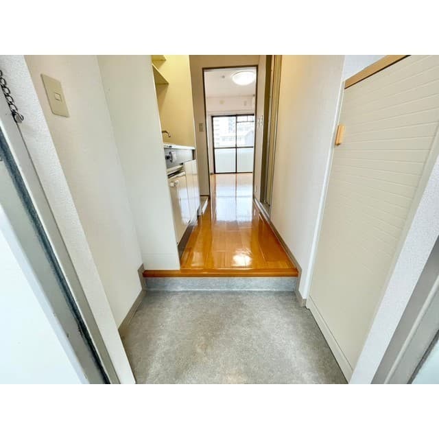 Room image 13