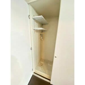 Room image 16
