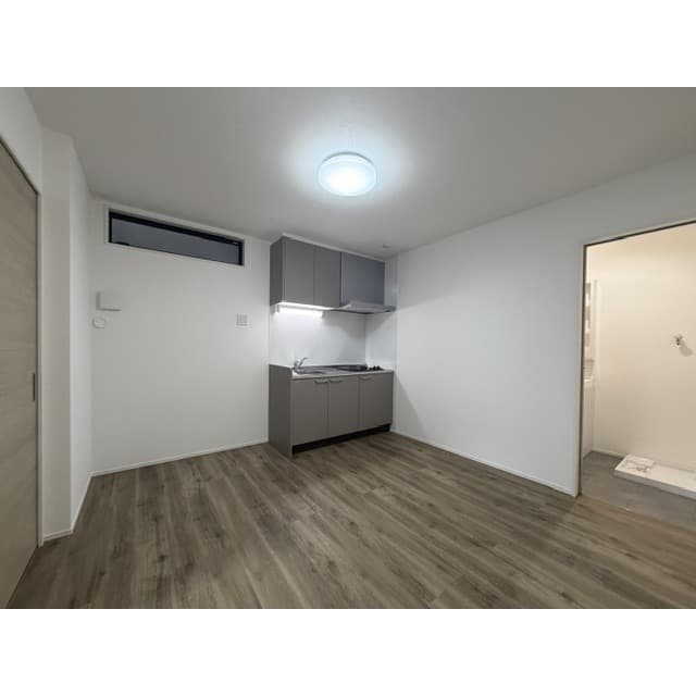 Room image 13