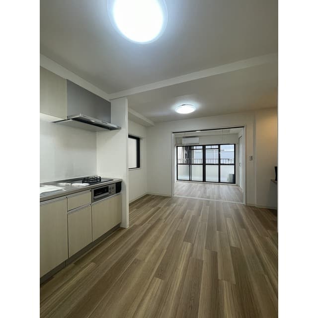 Room image 16