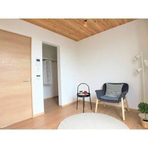 Room image 8