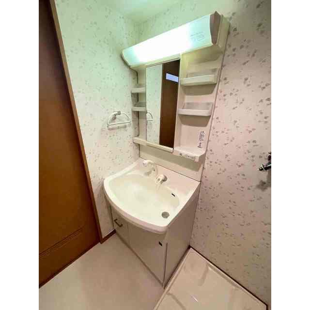 Room image 11