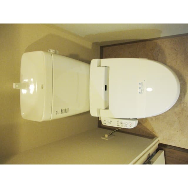 Room image 8