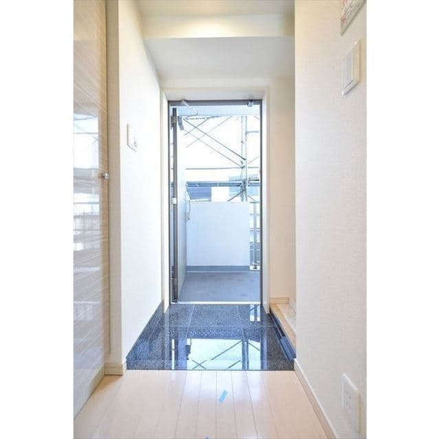Room image 10