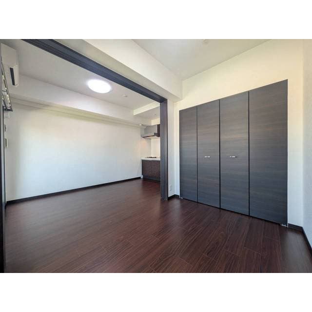 Room image 14