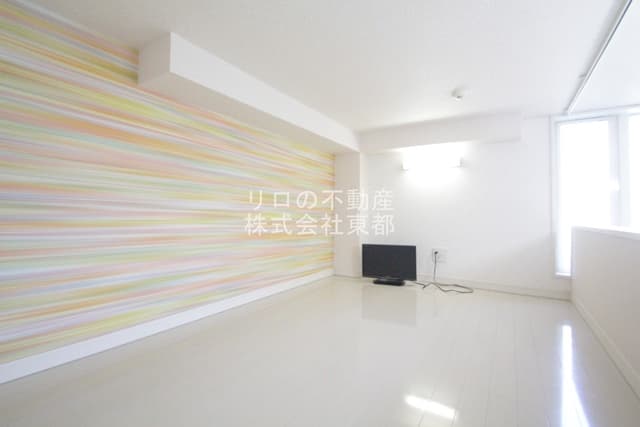 Room image 13
