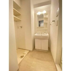 Room image 13
