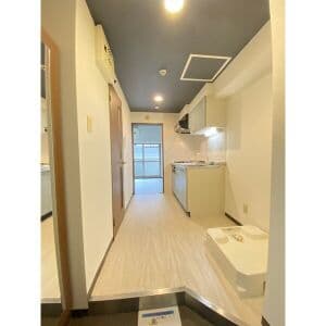 Room image 11