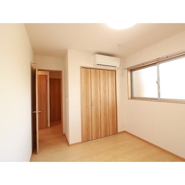 Room image 14