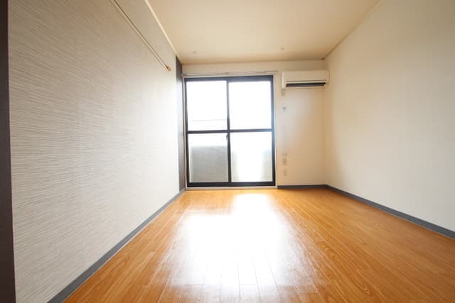 Room image 14