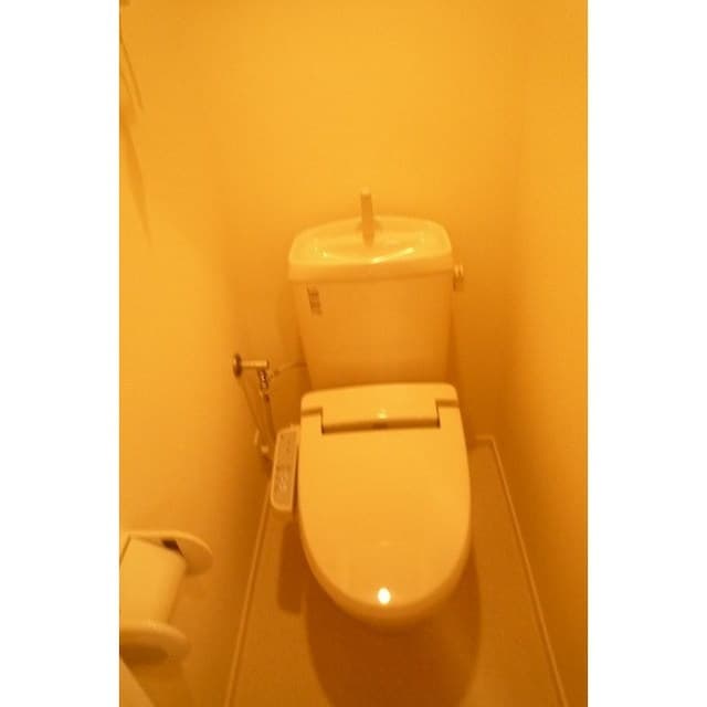 Room image 8