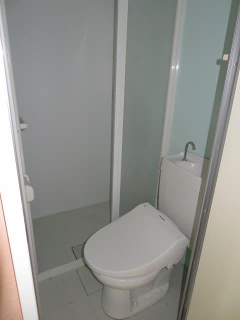 Room image 8
