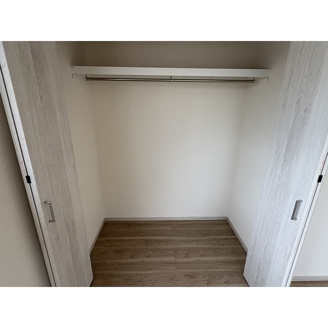Room image 16