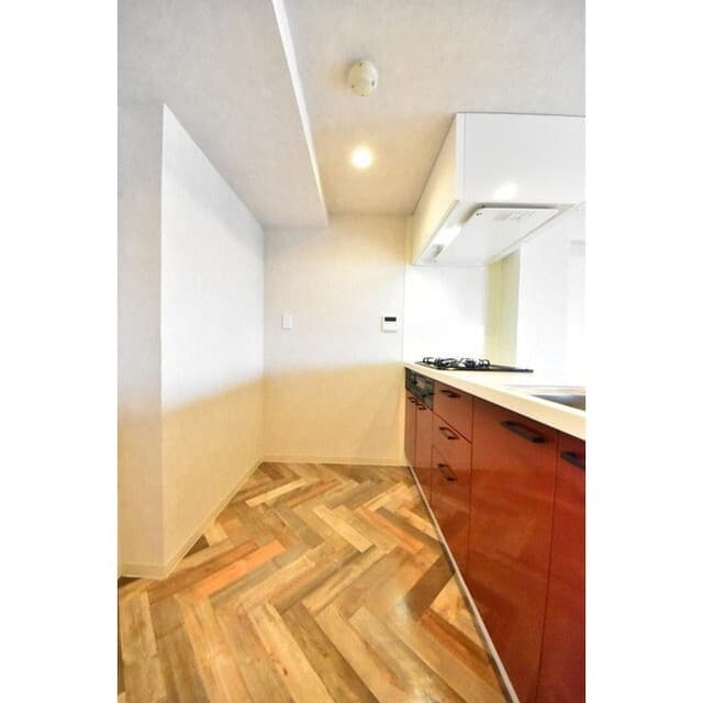 Room image 16