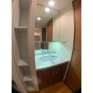 Room image 16