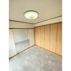 Room image 13