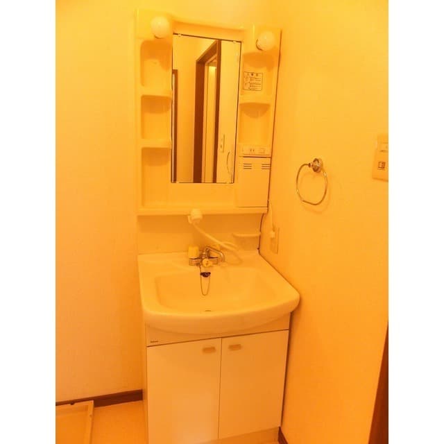 Room image 16