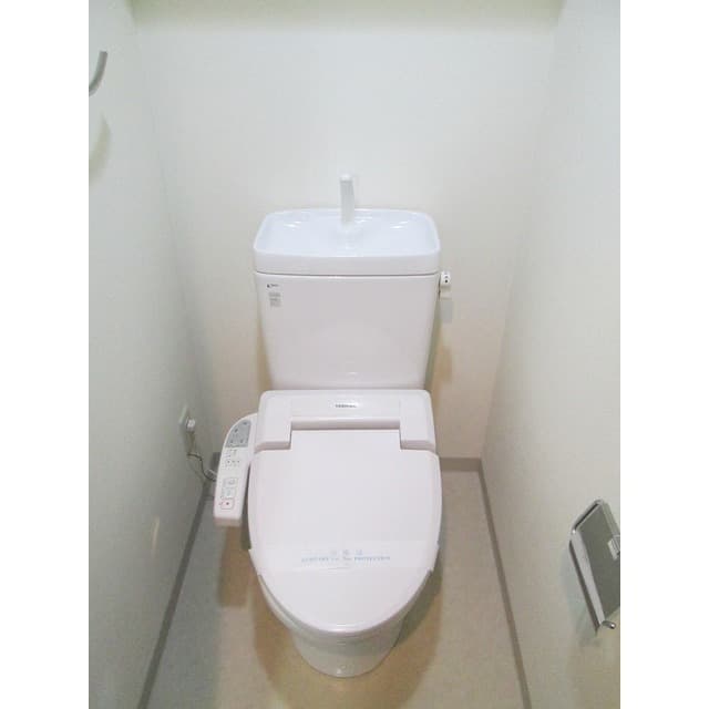 Room image 8