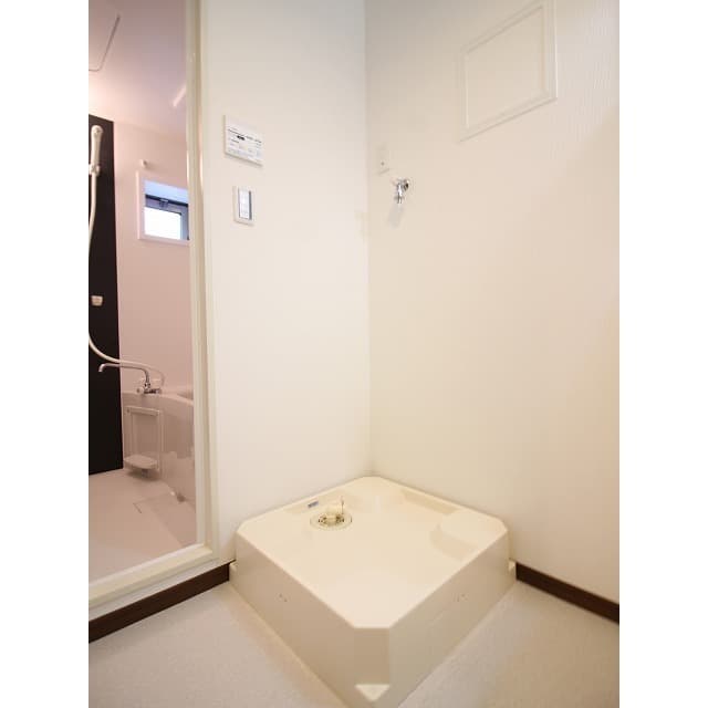 Room image 10