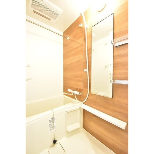 Room image 11