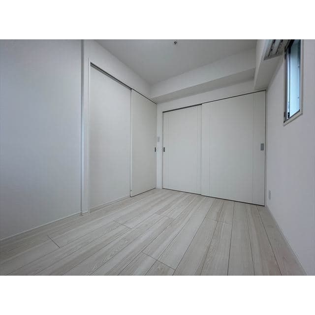 Room image 16