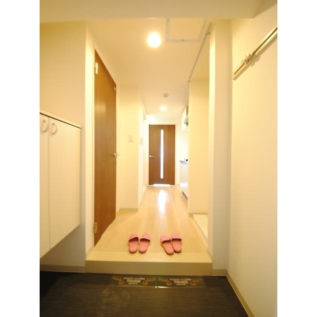Room image 8