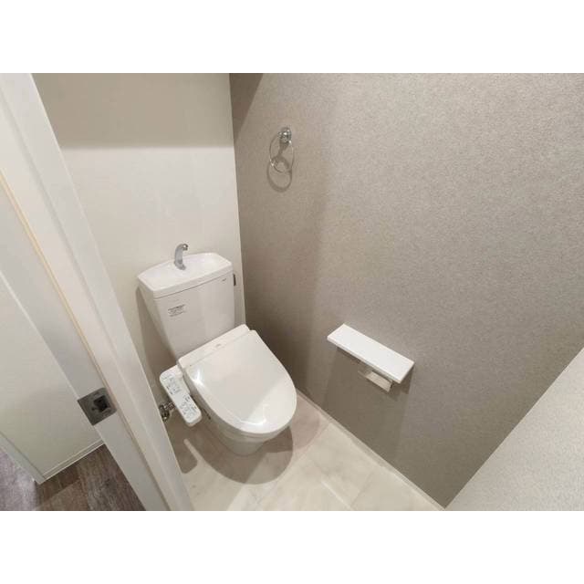 Room image 12