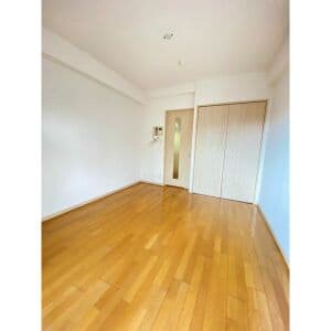 Room image 13