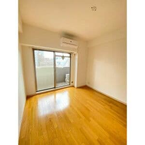 Room image 12