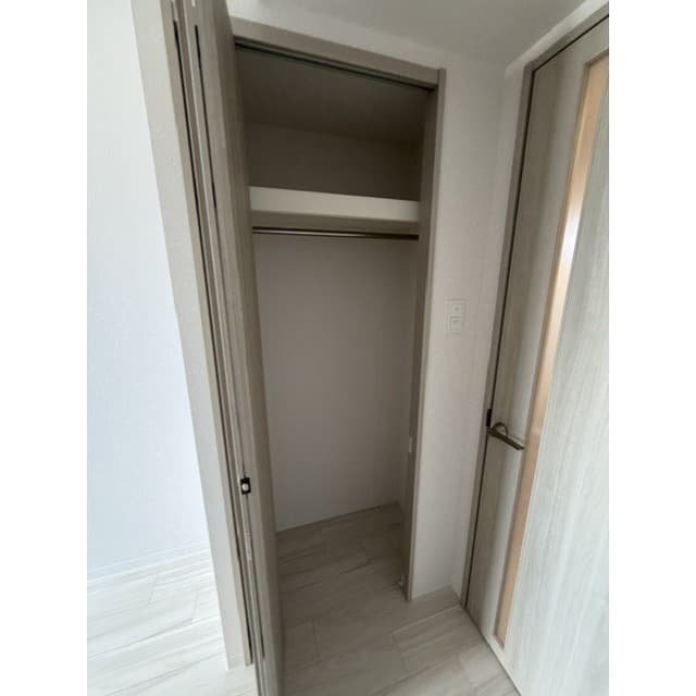 Room image 16