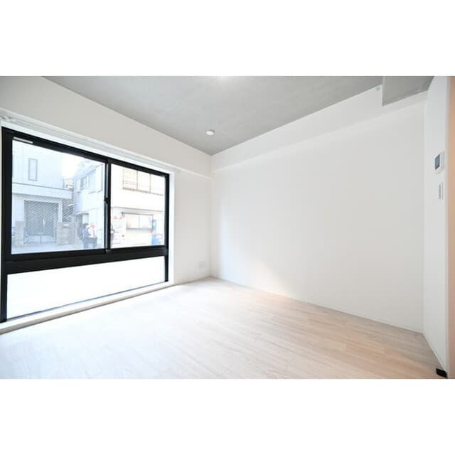 Room image 16