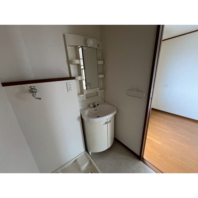Room image 11