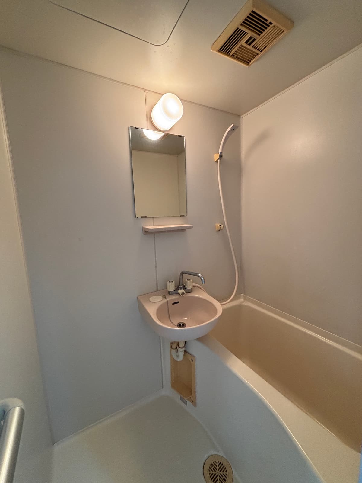 Room image 8