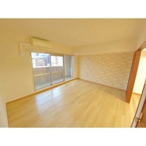 Room image 16