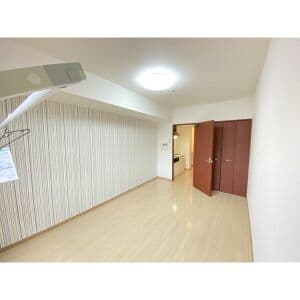 Room image 16