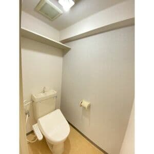 Room image 15